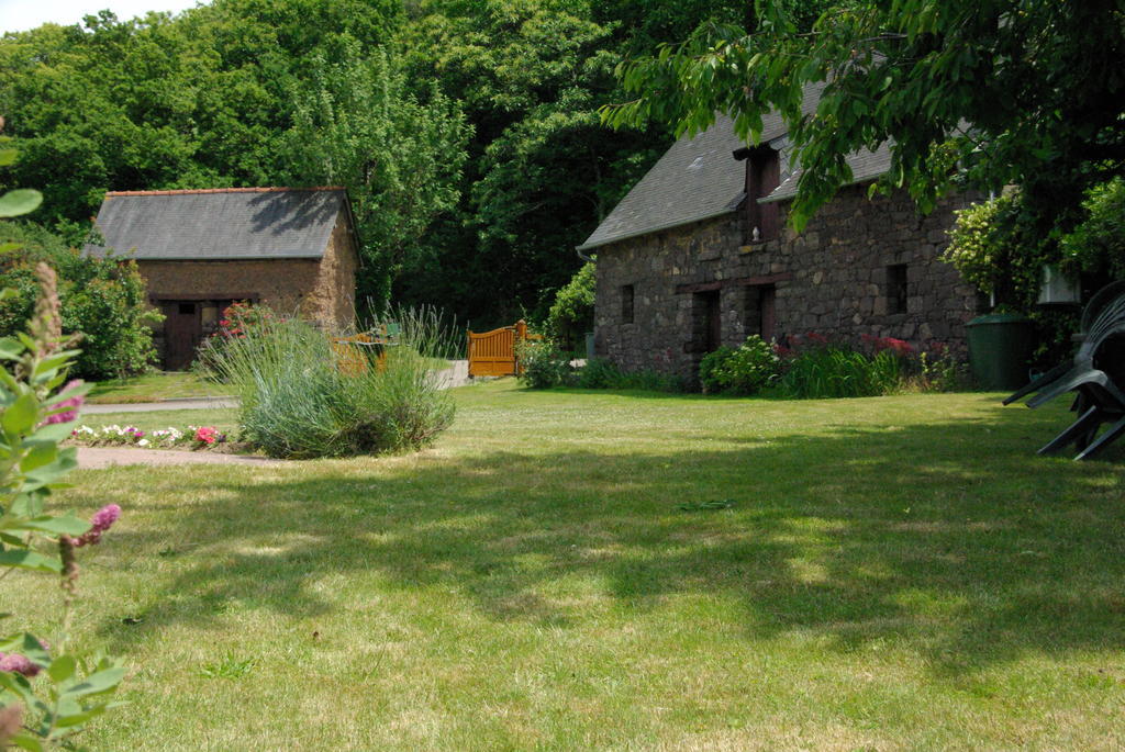 Chambres D'Hotes La Fontaine Garel Iffendic Exterior photo